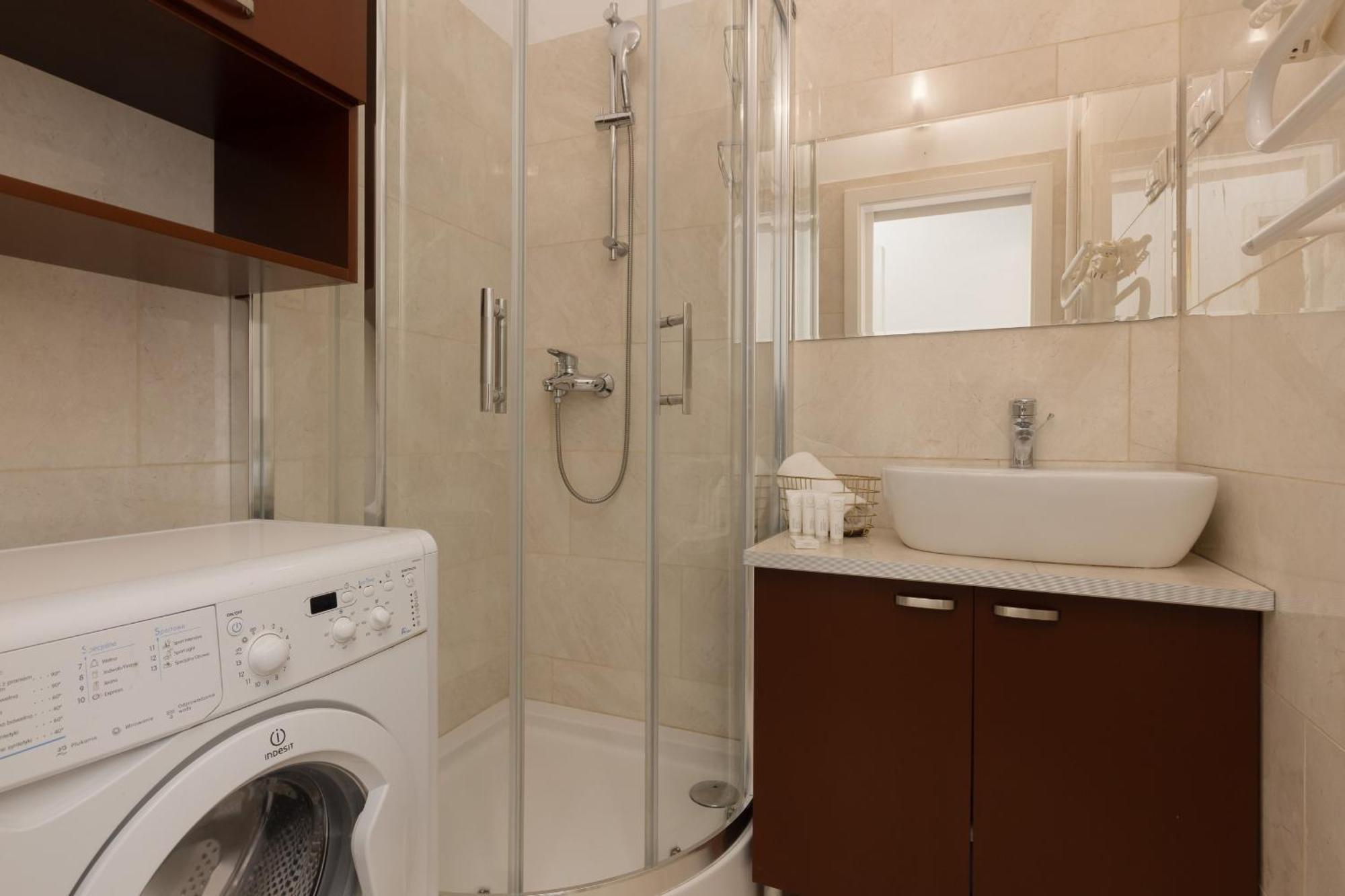 Warsaw New Town Square Apartment For 5 Guests By Noclegi Renters المظهر الخارجي الصورة