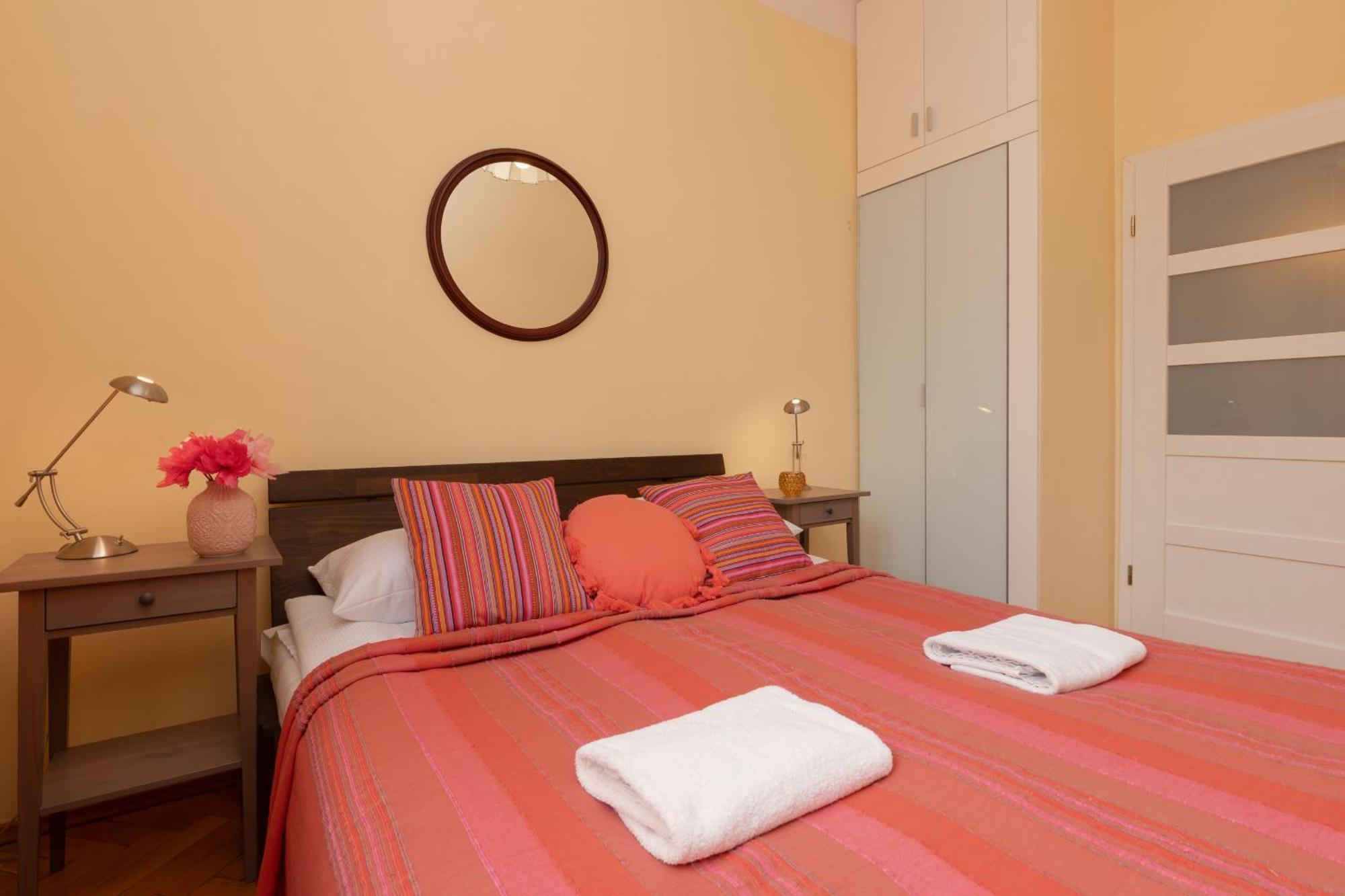 Warsaw New Town Square Apartment For 5 Guests By Noclegi Renters المظهر الخارجي الصورة
